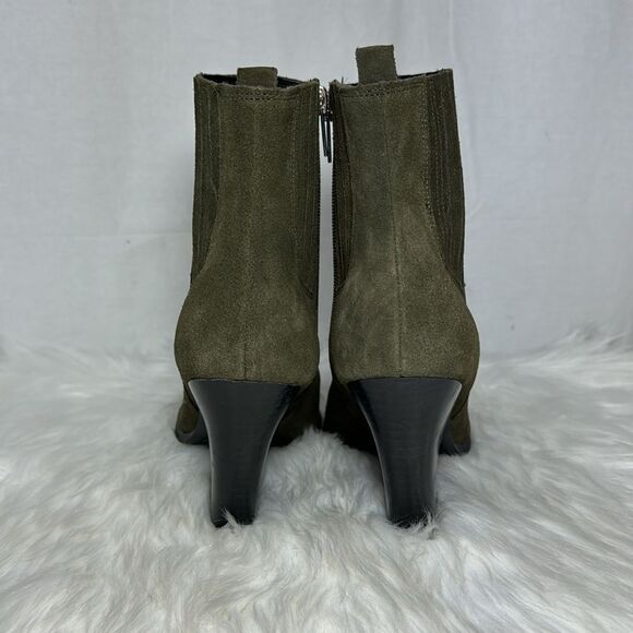 Marc Fisher Mariel Olive Green Leather Block Heel Booties Sz 8.5 - Picture 3 of 7